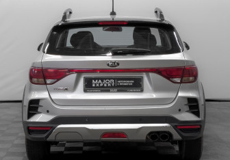 Подержанный автомобиль Kia Rio Hatchback 2021 года (6 фото)