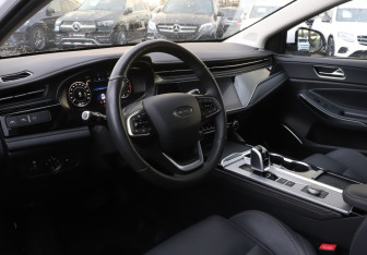 Подержанный автомобиль Omoda S5 2023 года (13 фото)