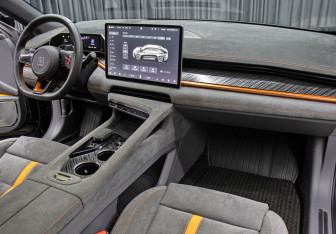 Подержанный автомобиль Zeekr 001 2023 года (11 фото)