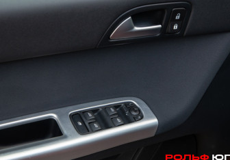 Подержанный автомобиль Volvo S40 2010 года (19 фото)