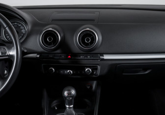 Подержанный автомобиль Audi A3 Sedan 2014 года (13 фото)
