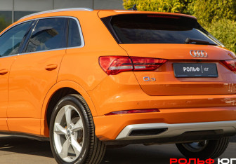 Подержанный автомобиль Audi Q3 2019 года (20 фото)
