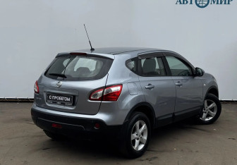 Подержанный автомобиль Nissan Qashqai 2013 года (5 фото)