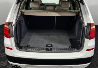 Подержанный автомобиль BMW X3 2011 года (9 фото)