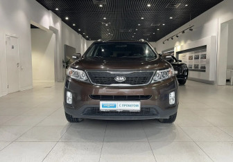 Подержанный автомобиль Kia Sorento 2015 года (2 фото)