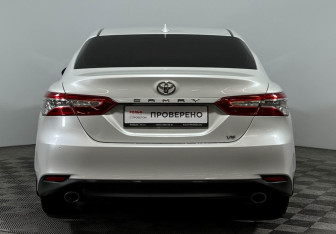 Подержанный автомобиль Toyota Camry Sedan 2019 года (6 фото)