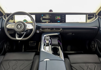 Подержанный автомобиль Voyah Free 2023 года (14 фото)