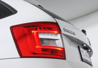 Подержанный автомобиль Skoda Octavia Wagon 2019 года (19 фото)