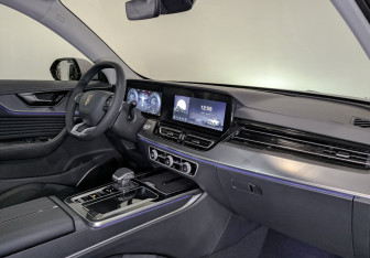 Новый Hongqi HS5 2025 (9 фото)
