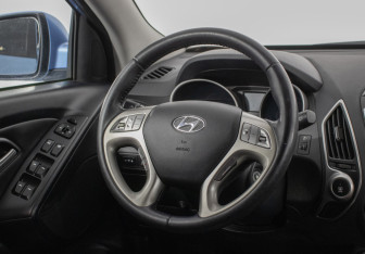 Подержанный автомобиль Hyundai ix35 2012 года (15 фото)