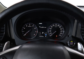 Подержанный автомобиль Mitsubishi Outlander 2012 года (11 фото)