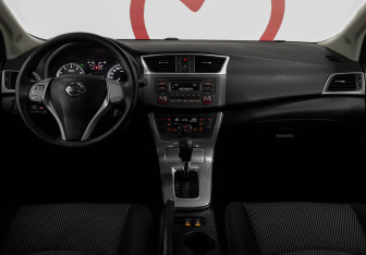 Подержанный автомобиль Nissan Sentra Sedan 2015 года (6 фото)