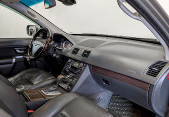 Подержанный автомобиль Volvo XC90 2011 года (11 фото)