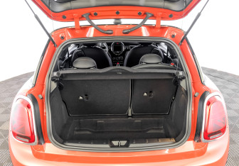 Подержанный автомобиль MINI Hatch 2021 года (10 фото)