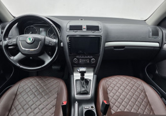 Подержанный автомобиль Skoda Octavia Liftback 2013 года (11 фото)
