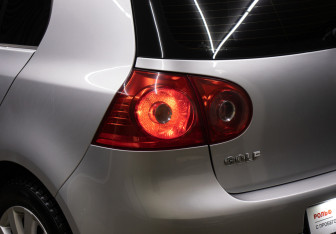 Подержанный автомобиль Volkswagen Golf Hatchback 2008 года (18 фото)