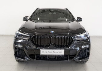 Подержанный автомобиль BMW X6 2020 года (2 фото)