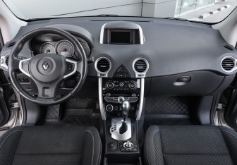 Подержанный автомобиль Renault Koleos 2012 года (14 фото)