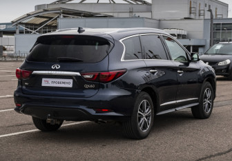 Подержанный автомобиль Infiniti QX60 2019 года (5 фото)