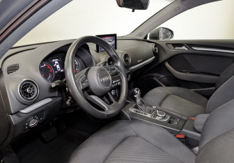 Подержанный автомобиль Audi A3 Sedan 2019 года (15 фото)
