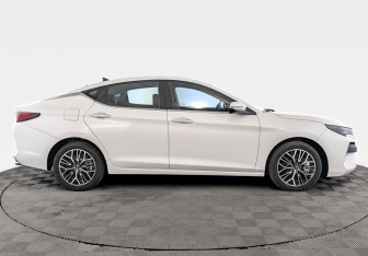 Новый Москвич 6 2025 (4 фото)