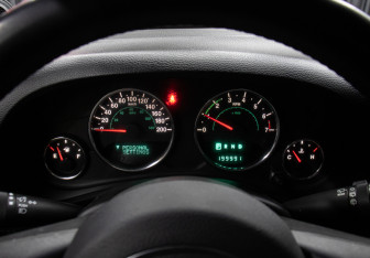 Подержанный автомобиль Jeep Wrangler 2012 года (13 фото)