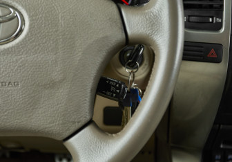 Подержанный автомобиль Toyota Land Cruiser Prado 2005 года (16 фото)