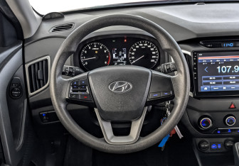 Подержанный автомобиль Hyundai Creta 2018 года (22 фото)