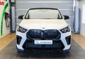 Подержанный автомобиль BMW X2 2024 года (2 фото)