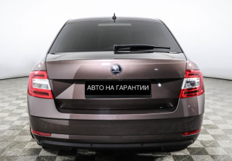 Подержанный автомобиль Skoda Octavia Liftback 2019 года (4 фото)