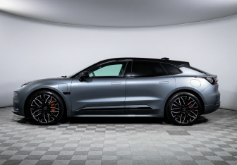 Подержанный автомобиль Zeekr 001 2023 года (8 фото)