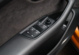 Подержанный автомобиль Audi Q8 2019 года (20 фото)