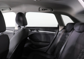 Подержанный автомобиль Audi A3 Hatchback 2014 года (10 фото)