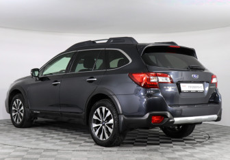 Подержанный автомобиль Subaru Outback Wagon 2017 года (7 фото)