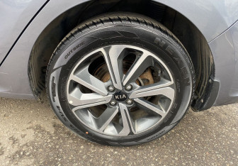 Подержанный автомобиль Kia Rio Sedan 2018 года (10 фото)