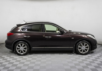 Подержанный автомобиль Infiniti EX 2009 года (4 фото)