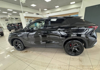 Подержанный автомобиль Omoda C5 2023 года (10 фото)