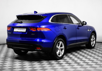 Подержанный автомобиль Jaguar F-Pace 2018 года (5 фото)