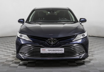 Подержанный автомобиль Toyota Camry Sedan 2018 года (2 фото)