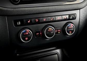 Подержанный автомобиль Volkswagen Tiguan 2016 года (25 фото)