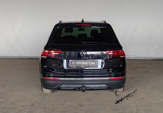 Подержанный автомобиль Volkswagen Tiguan 2021 года (6 фото)