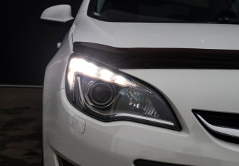 Подержанный автомобиль Opel Astra Sedan 2015 года (19 фото)