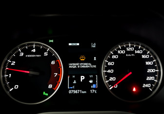 Подержанный автомобиль Mitsubishi Eclipse Cross 2018 года (13 фото)