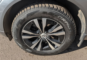 Подержанный автомобиль Volvo XC60 2021 года (18 фото)