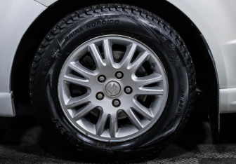 Подержанный автомобиль Suzuki SX4 Sedan 2008 года (15 фото)