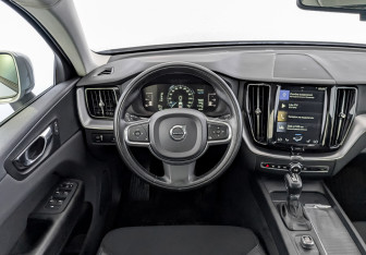 Подержанный автомобиль Volvo XC60 2019 года (22 фото)