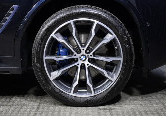 Подержанный автомобиль BMW X3 2019 года (29 фото)