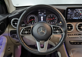 Подержанный автомобиль Mercedes-Benz GLC Coupe 2021 года (22 фото)