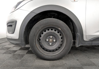 Подержанный автомобиль Kia Rio Hatchback 2020 года (28 фото)