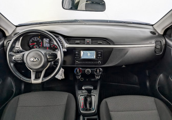 Подержанный автомобиль Kia Rio Hatchback 2021 года (14 фото)